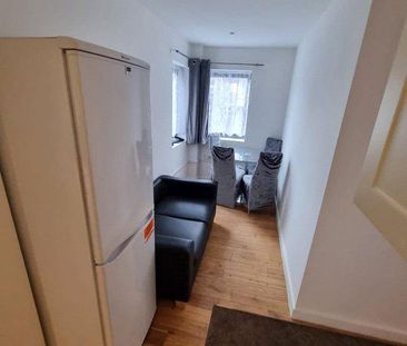 3 bedroom apartment to rent - Photo 1