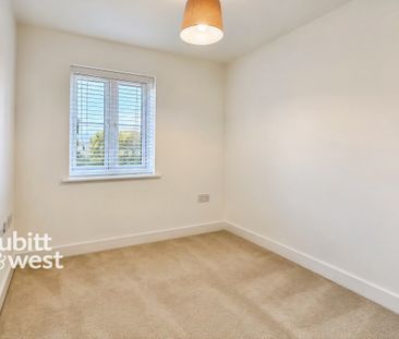 4 bedroom detached house to rent - Photo 3