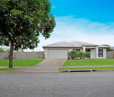 Modern Family Home in Quiet Gordonvale Location - Photo 4