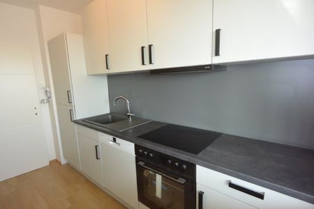 Diese sehr schöne und gut geschnittene 2 Zimmerwohnung inkl. sonniger Loggia eignet sich aufgrund ihrer Beschaffenheit ideal für Single und Paare. - Photo 3