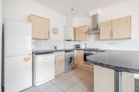 2 bedroom flat to rent - Photo 4