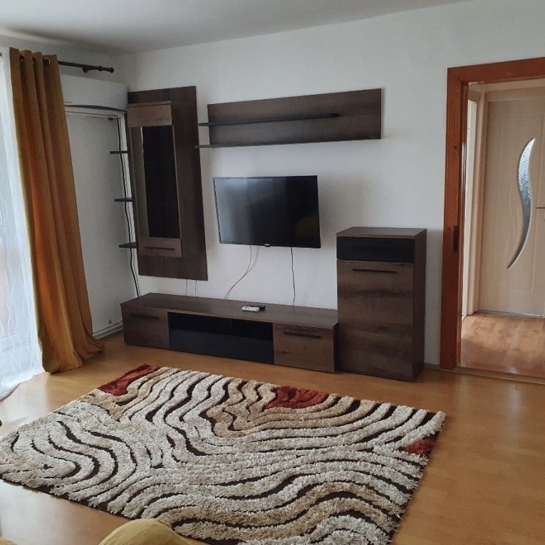 Apartament cu 2 camere, Cetate-Piață - Fotografie 1