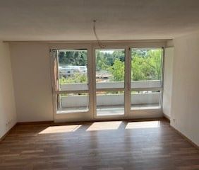 Herrliche 2-Zimmer-Wohnung, frisch renoviert mit neuen Laminatböden... - Foto 1