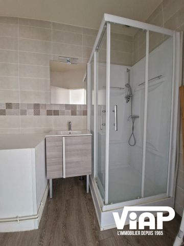 LIMOGES STUDIO DE 25 m² PLACE DES HALLES - Photo 2