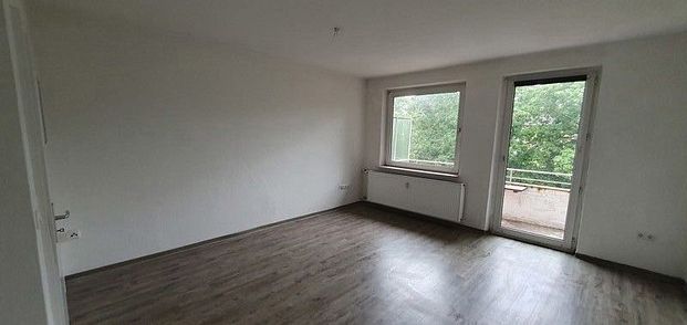 Zeitnahe Anmietung möglich: helle Wohnung mit Blick ins Grüne - Photo 1