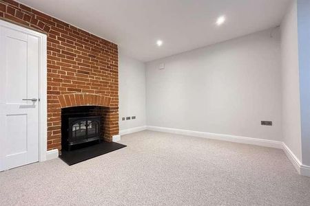 Oakley, Basingstoke, Hants, RG23 - Photo 4