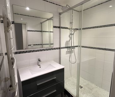 Location Appartement 2 pièces 46m² SOLLIES TOUCAS 83210 - Photo 5