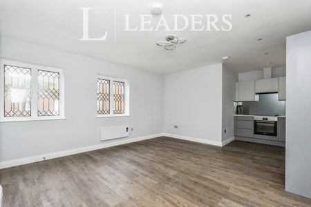 2 bedroom house to rent Carlton House, Ringwood Road, Woodlands, Southampton, SO40 - Photo 2