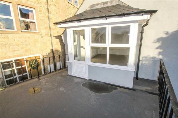 2 bedroom flat to rent - Photo 1