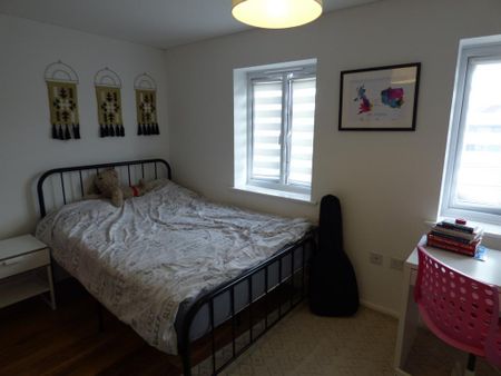 4 bedroom townhouse to rent - Photo 5