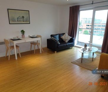 2 bedroom flat to rent - Photo 6