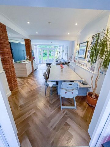 4 bedroom semi-detached house to rent - Photo 4