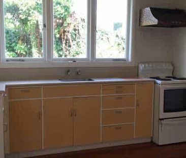 Three Bedroom Home in Hillcrest - Photo 4