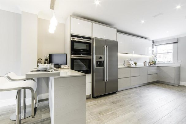 4 bedroom terraced house to rent - Photo 1