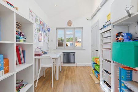 4 Bedroom House - Photo 2