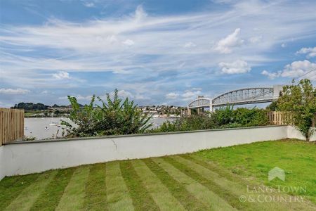 5 bedroom semi-detached house to rent - Photo 4