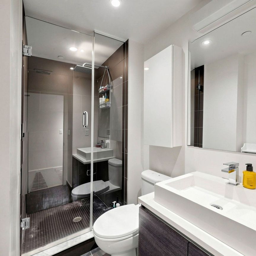 For Lease - 111 Bathurst Street Unit# 511, Toronto, Ontario - Photo 1