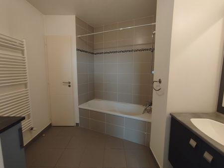 Location Appartement 1 pièce 35m² - Photo 2