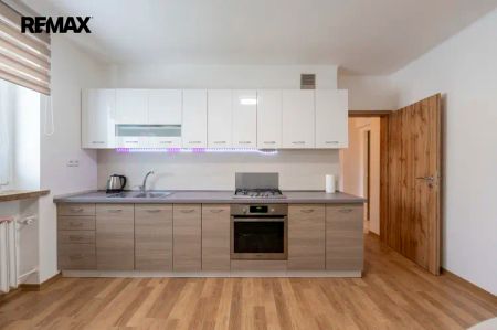 Pronájem bytu 2+1, Zlín – Podvesná IV 3777/2, klidná a vyhledávaná lokalita - Fotografie 5