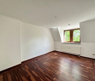 große 3- RWE mit Einbauküche (möglich) im Dachgeschoss am Stadtpark ! - Photo 6
