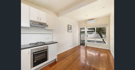 Ideal Location! - Photo 3