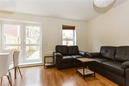 5 bedroom terraced house to rent - Photo 2