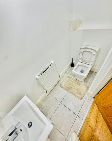 2 bedroom apartment to rent - Photo 4