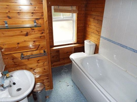 3 bedroom terraced house to rent - Photo 1