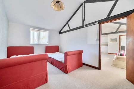 1 bedroom barn to rent - Photo 5