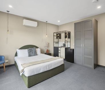 Fully Furnished room! - Photo 1