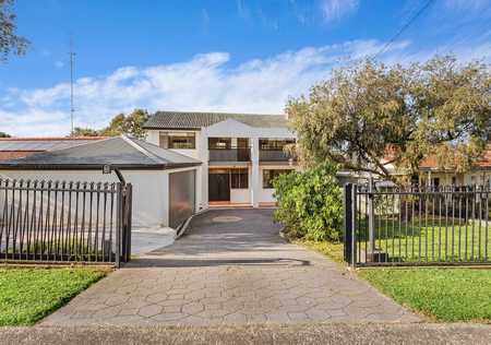 Spacious 5-Bedroom Family Home in Prime Dapto Location - Photo 5