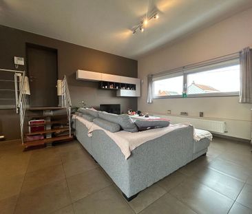 Instapklaar appartement met terras en autostaanplaats in Woubrechte... - Foto 2