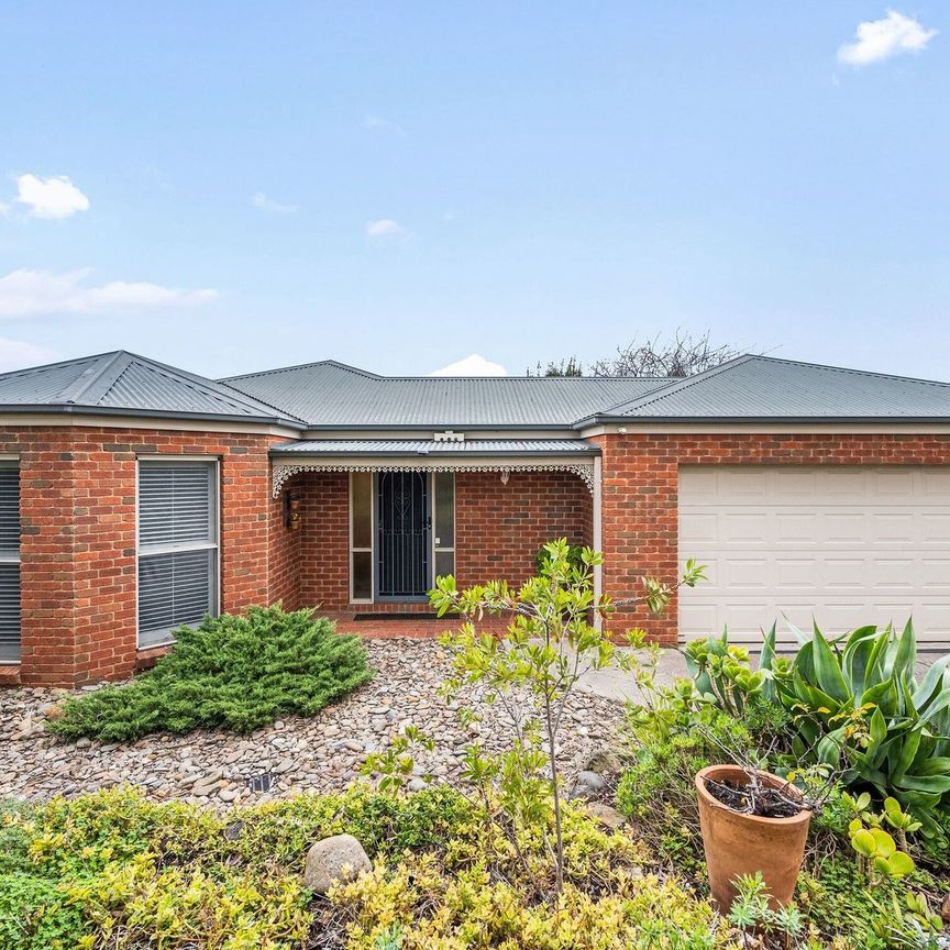 Beautifully Presented Residence Offering Space & Practicality - Photo 1