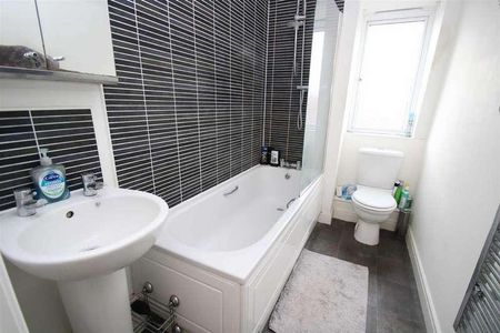 Ushers Court, Trowbridge, BA14 - Photo 4