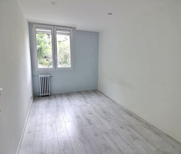 SURESNES REPUBLIQUE 54 m² - Photo 1