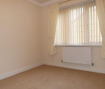 6 bedroom detached house to rent - Photo 3