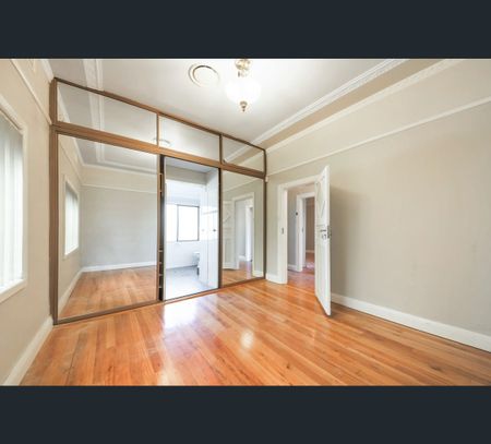 1/2 Napier Street, Mays Hill, NSW 2145 - Photo 2