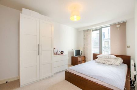 3 bedroom flat to rent - Photo 2