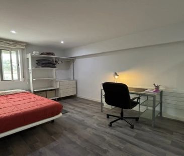 Room in a shared 3-bedroom apartment for rent in La Carrasca. - Photo 5