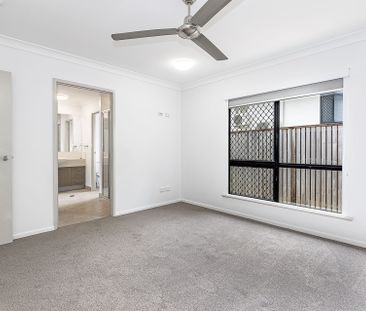 7 Helvellyn Street, Bushland Beach - Photo 6