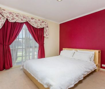 Immaculate Family Living in a Prime Wyndham Vale Location - Photo 4