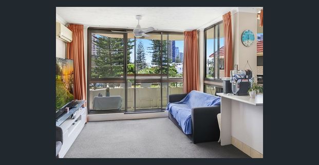 2 bed unit Beachside!!! - Photo 1