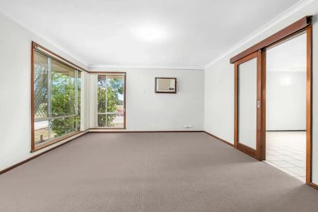 Spacious Family Home - Photo 2