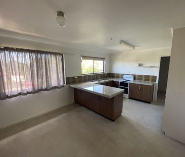 Large 4 bedroom Goonellabah home - Photo 5