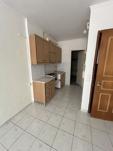 Studio/Γκαρσονιέρα για ενοικίαση Αγυιά (Πάτρα) - Photo 4