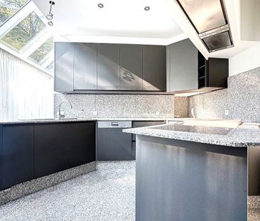 Villa de caractère de 364 m² - 4 chr & Jardin arboré de 750 m² - Photo 5