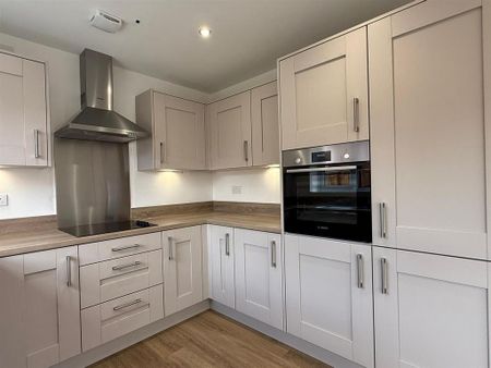 3 bedroom detached house to rent - Photo 2