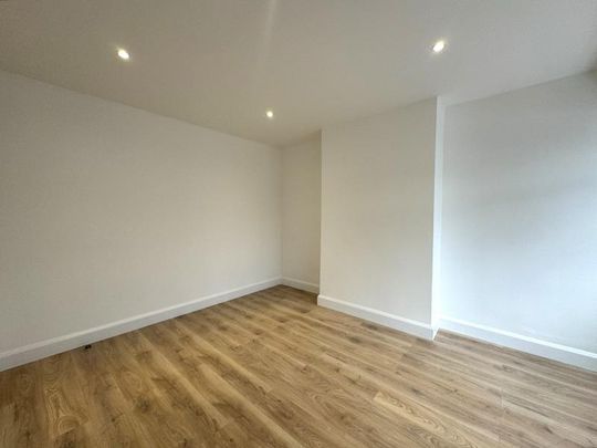 Fenton Avenue, Staines, Surrey, TW18 - Photo 1