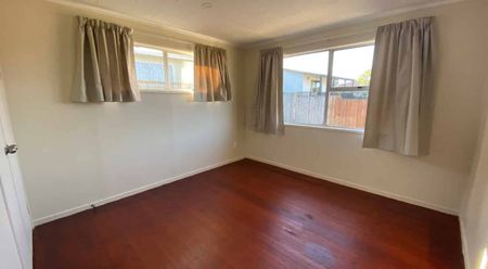 Cosy 3 bedroom home for rent in Manurewa - Photo 2