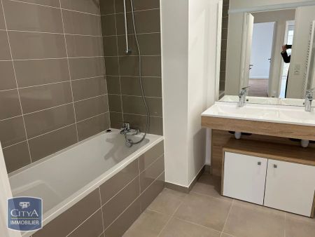 Appartement à louer 3 pièces 72.23m² - Photo 2